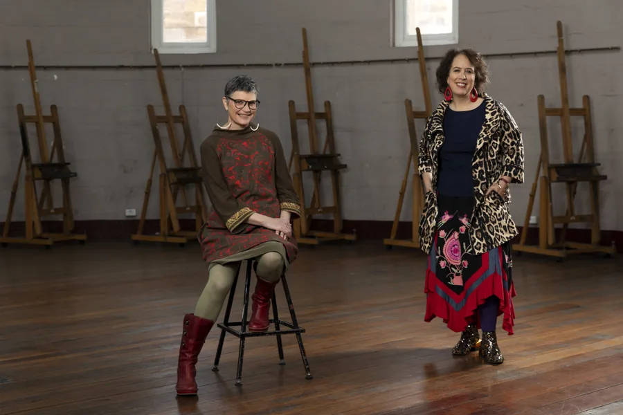 SBS Life Drawing Live Experts L to R Wendy Sharpe and Maryanne Coutts scaled
