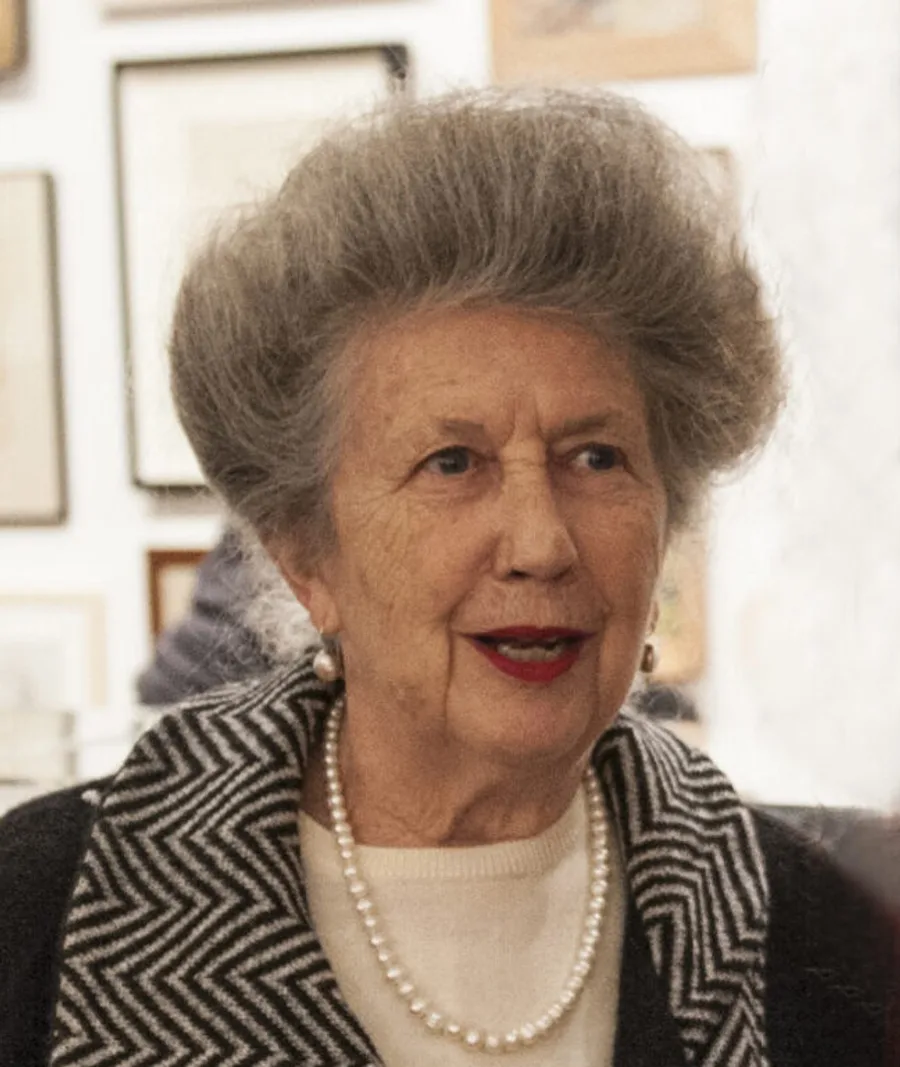 Elinor Wrobel Ann Thomson Opening PM 2016 e1680481590765 648x768