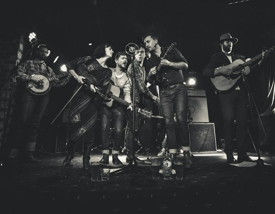 Nas neo presents great southern nights the morrisons and charlie finn