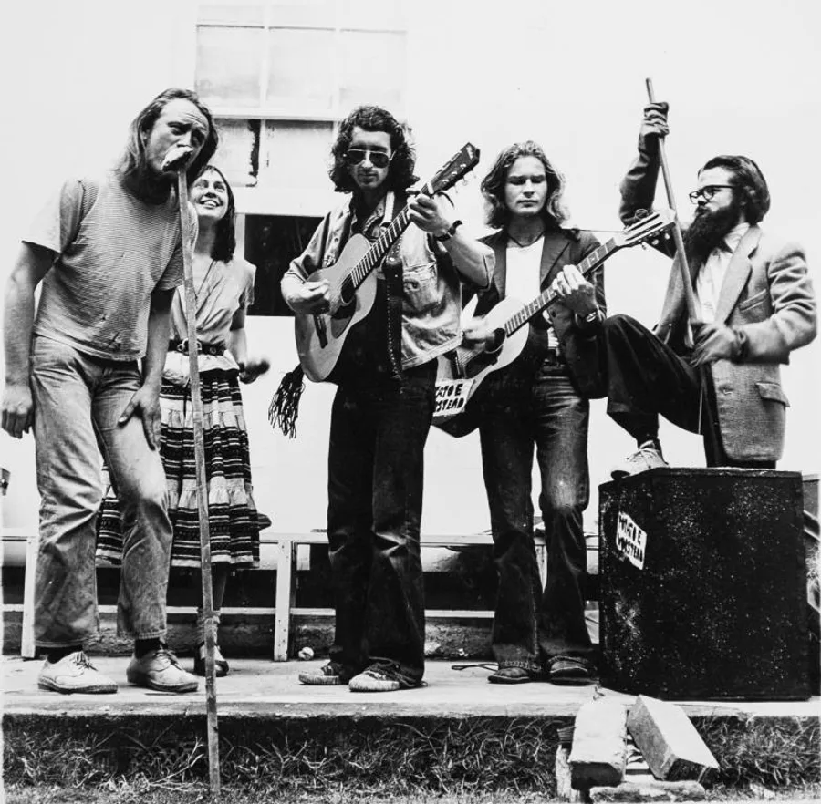 Fiona Hall, Potatoe Worstead band, 1973, silver gelatin print 31 x 31cm, gift of Fiona Hall, 2018