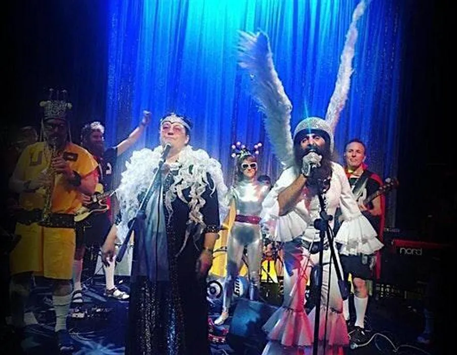 Vivid sydney more please orchestra ft costa