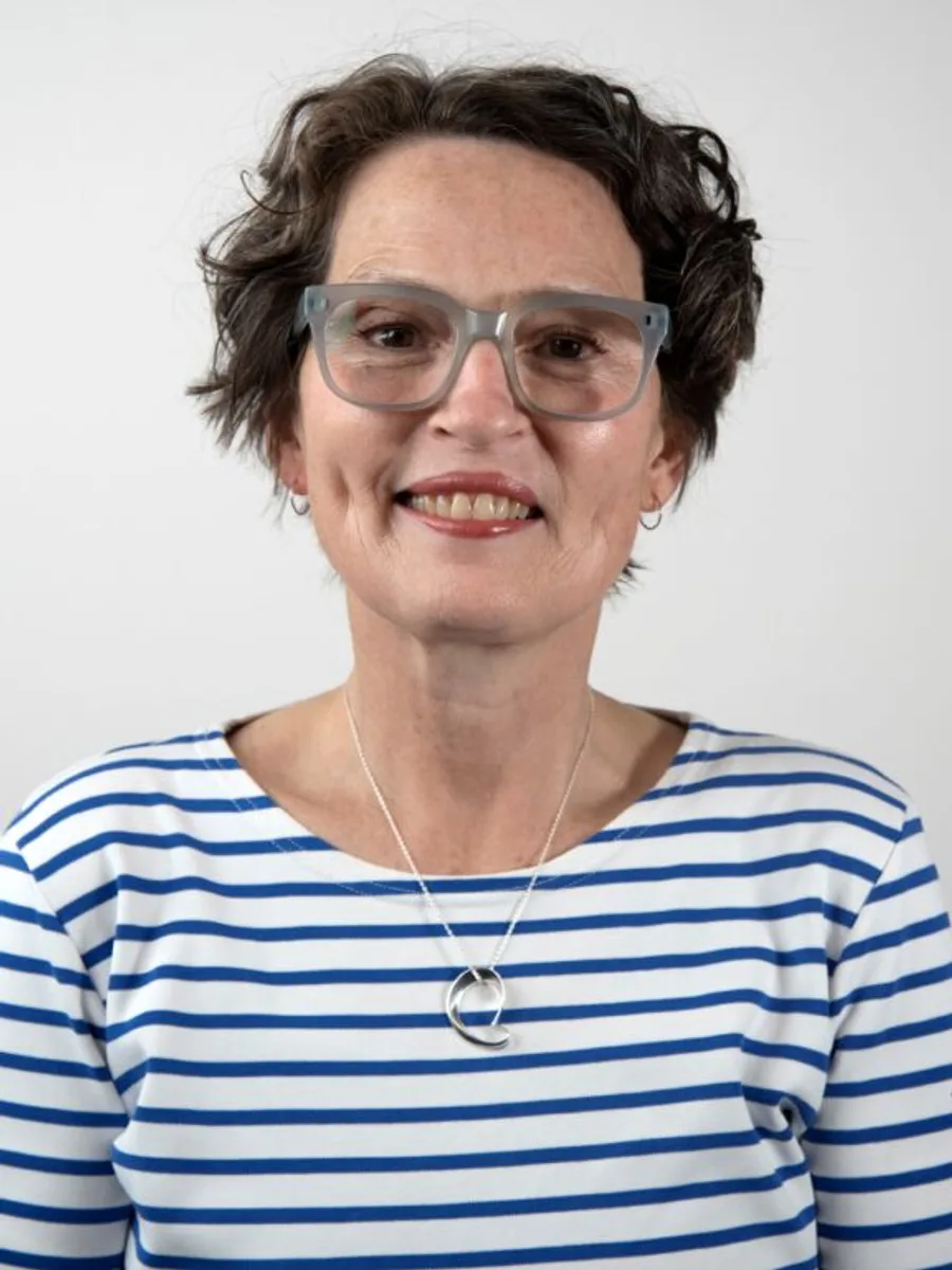 COTTER LIZ BFA PHO 576x768