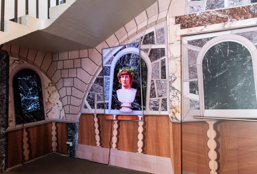 Braving Time Gary Carsley install3 Photo Peter Morgan L Rcrop e1678063919123